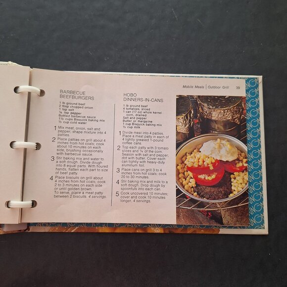 Betty‎ Crockers Bisquick Cookbook 1976 4th Printing Small Vintage Easy Homestead - Picture 9 of 10